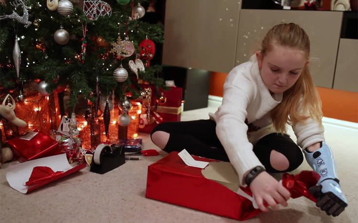 Το δώρο που πήρε αυτή η μικρή για τα Χριστούγεννα της άλλαξε τη ζωή