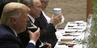 Ο Πούτιν έφερε την δική του κούπα στο δείπνο της G20