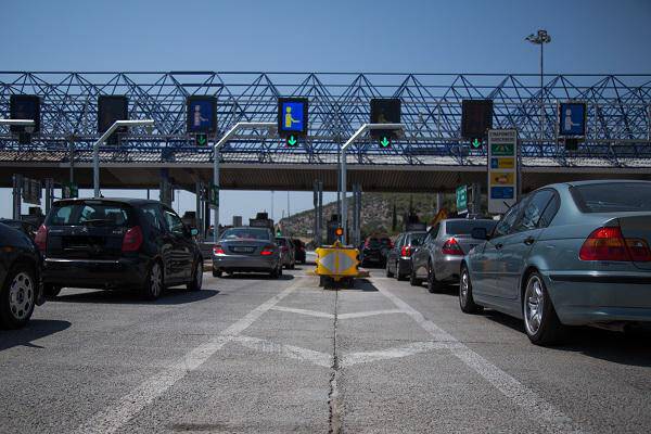 Δωρεάν οι διελεύσεις από τα διόδια στις εθνικές οδούς –  Μέχρι τις 08:00 το πρωί της Δευτέρας