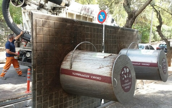Καθαρίστηκαν οι υπόγειοι κάδοι του δήμου Παπάγου – Χολαργού