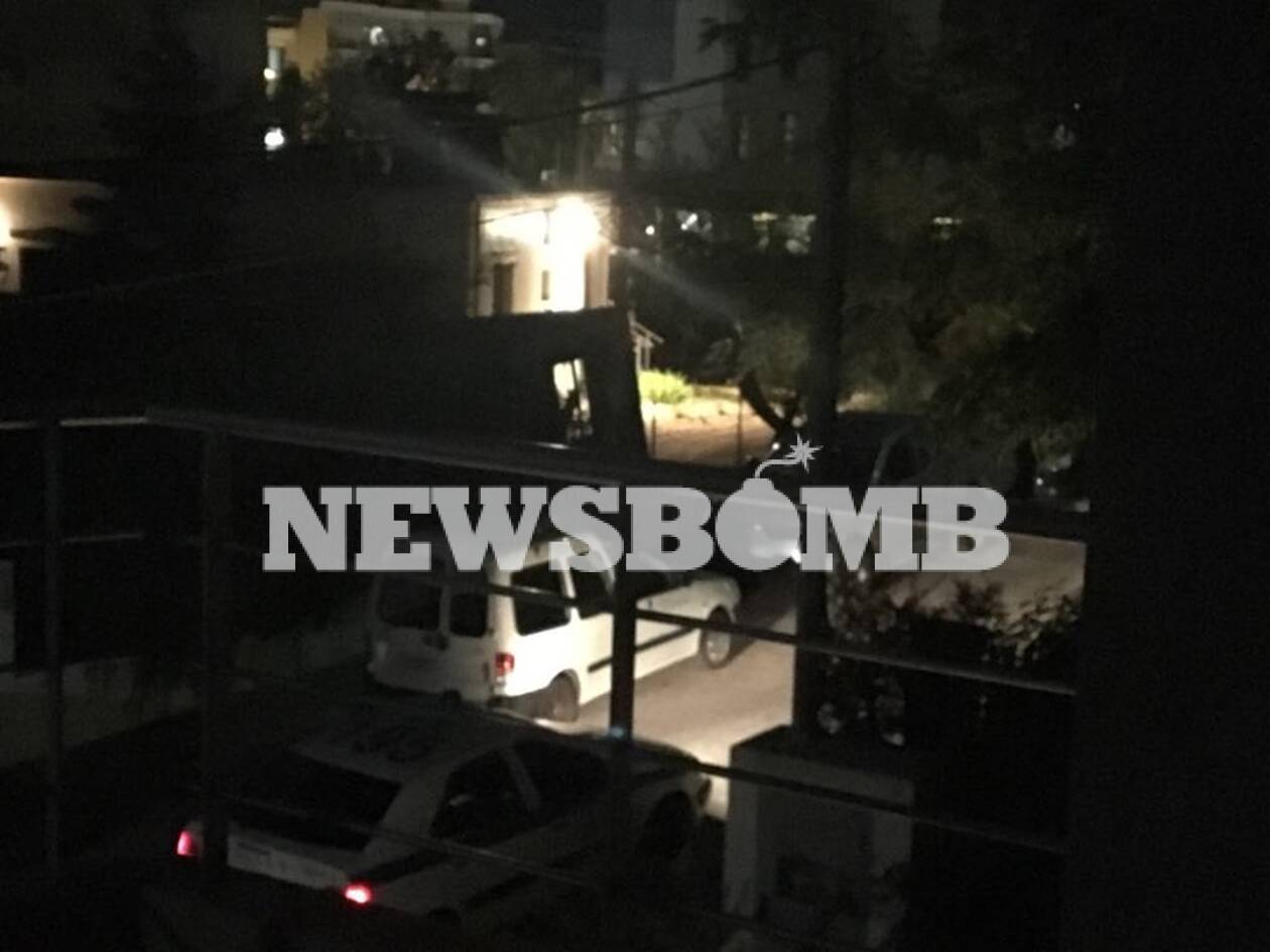 Πεντελη : Συναγερμός στα Μελίσσια - Βρέθηκαν χειροβομβίδα και όπλο σε μονοκατοικία