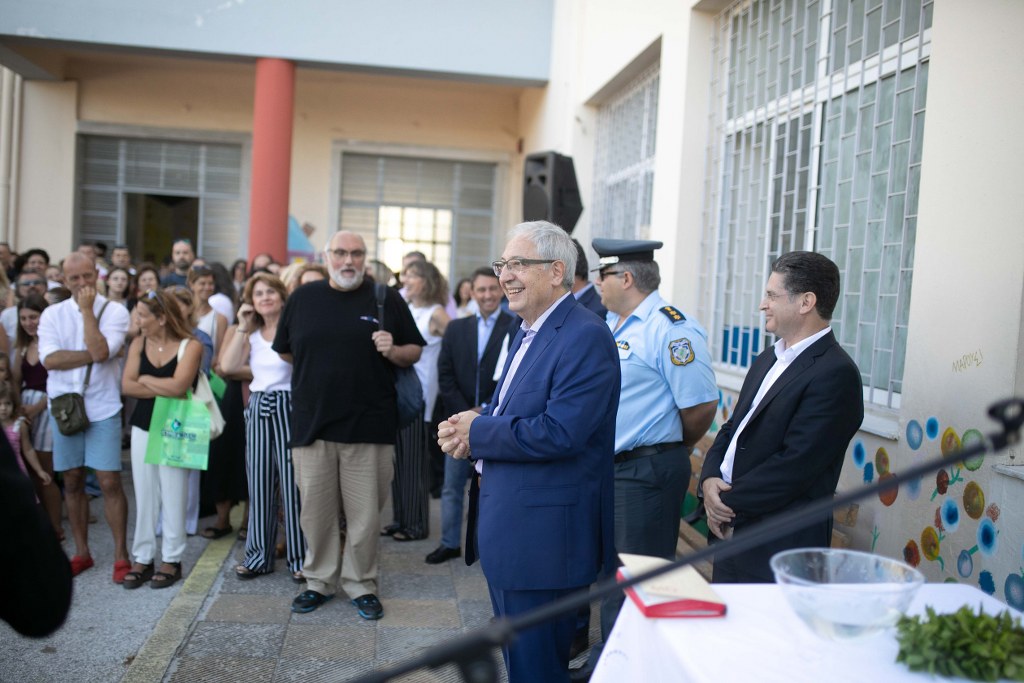Ο Δήμαρχος Αμαρουσίου Θεόδωρος Αμπατζόγλου παρέστη στις τελετές αγιασμού για τη νέα σχολική χρονιά στα σχολεία της πόλης  