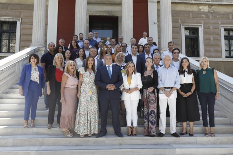 Ολοκληρώθηκαν οι αρχαιρεσίες στο νέο περιφερειακό συμβούλιο Αττικής στην Παλαιά Βουλή για την εκλογή του Προεδρείου και των μελών της Οικονομικής Επιτροπής