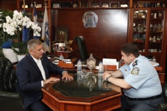 Ο  Περιφερειάρχης Αττικής Γ. Πατούλης είχε στις 13/9 συνάντηση με τον Αρχηγό της Ελληνικής Αστυνομίας Αντιστράτηγο Μιχαήλ Καραμαλάκη για θέματα που σχετίζονται με την καλύτερη θωράκιση της ασφάλειας των πολιτών.