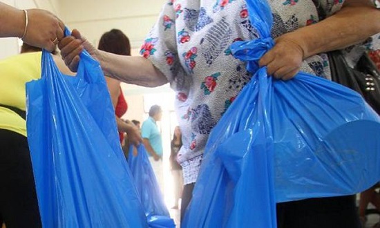 Διανομή τροφίμων μακράς διαρκείας και νωπών αλιευμάτων από το Κοινωνικό Παντοπωλείο του Δήμου Αμαρουσίου σε ευπαθείς ομάδες συμπολιτών μας