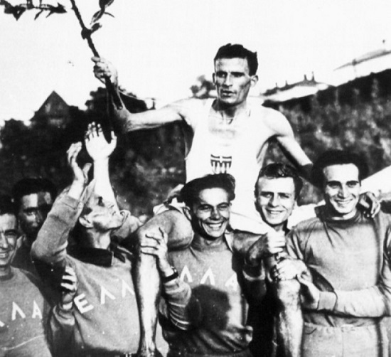 Μαραθώνιος της Βοστώνης το 1946 Στέλιος Κυριακίδης νικητής «Ήρθα να τρέξω για 7 εκατομμύρια πεινασμένους Έλληνες»