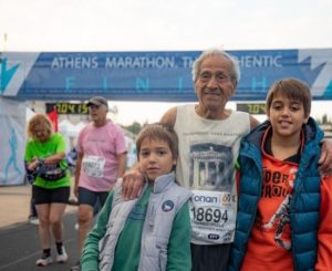 Ο μεγαλύτερος αθλητής του Κλασικού Μαραθωνίου της Αθηνάς ο 88χρονος αθλητής Στέλιος Πρασσάς