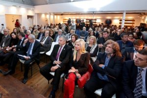 Στα εγκαίνια της 57ης Πανελλήνια Έκθεσης Κεραμικής Τέχνης η Πρόεδρος του Ομίλου για την UNESCO Βορείων Προαστίων και δημοτική σύμβουλος Αμαρουσίου Μαρίνα Πατούλη Σταυράκη