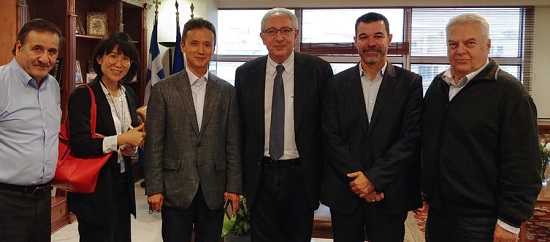 Ο Θεόδωρος Αμπατζόγλους συναντήθηκε σήμερα με το CEO της Samsung Electronics Hellas SA Θεόφιλου Σίν (Byung Moo Shin) στο Δημαρχείο της Πόλης.
