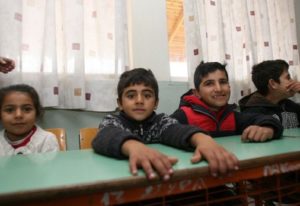 Τα 84 γυμνάσια και λύκεια της Αττικής που θα πάνε σχολειό τα προσφυγόπουλα - Δείτε τη λίστα με τα σχολεία