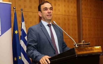 Ο πρώην δήμαρχος Κηφισιάς και σήμερα πρόεδρος της ΕΝΟΑΝ Νίκος Χιωτάκης (2ος στους σταυρούς) εξελέγη στο Εποπτικό Συμβούλιο της ΚΕΔΕ και στο διοικητικό συμβούλιο.