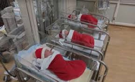 Σε νοσοκομείο του Τέξας στέλνουν τα νεογέννητα σπίτι μέσα σε χριστουγεννιάτικες κάλτσες