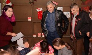 Το Χριστουγεννιάτικο χωριό στην Ραφήνα επισκέφθηκε σήμερα ο Περιφερειάρχης Αττικής Γ. Πατούλης
