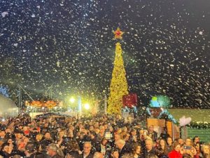 Γιώργος Πατούλης :Ανάψαμε το Χριστουγεννιάτικο Δέντρο της Αττικής στο Πεδίον του Άρεως!