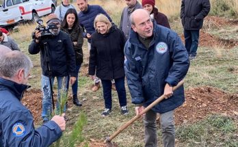 Στην αναδάσωση  του ΣΠΑΠ  και του ΣΚΑΪ  στην Πεντέλη έδωσε το παρόν ο Υπουργός Κωστής Χατζιδάκης