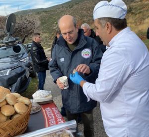 Στην αναδάσωση  του ΣΠΑΠ  και του ΣΚΑΪ  στην Πεντέλη έδωσε το παρόν ο Υπουργός Κωστής Χατζιδάκης