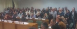 Στο Δημοτικό Συμβούλιο 3/12 συζητήθηκε εκτός ημερήσιας διάταξης το θέμα της πιθανολογούμενης μεταφοράς προσφύγων στην Ψυχιατρική Κλινική Λυράκου