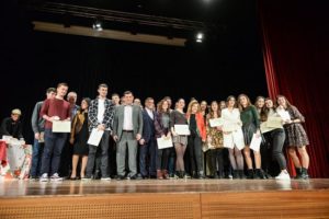 Τους επιτυχόντες σε Ιδρύματα Τριτοβάθμιας Εκπαίδευσης βράβευσε ο Δήμος Λυκόβρυσης - Πεύκης