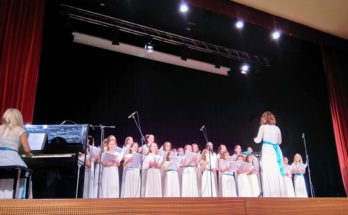 Μελωδικές ευχές από τον Σύνδεσμο για τη Βιώσιμη Ανάπτυξη στην εκδήλωση Παιδικών Χορωδιών στο Δημοτικό Θέατρο Πεύκης