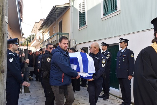 Στην Λευκάδα το τελευταίο αντίο της 25χρονης αστυνομικού Αφροδίτης