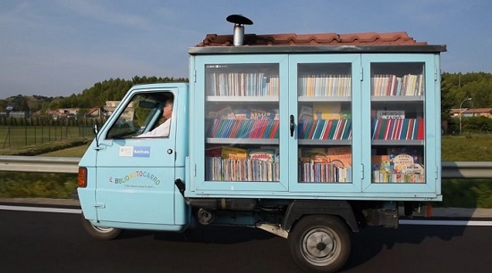 Αυτή είναι η μικρότερη κινούμενη  βιβλιοθήκη στην Ιταλία