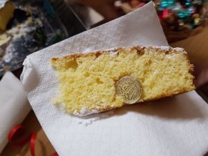 Κοπή πίτας στο τμήμα Θρακιώτικης παράδοσης  στο Καλλιτεχνικό  Εργαστήρι Μελισσίων