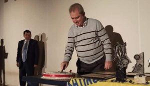 Πεύκη-Λυκόβρυση  : Στην κοπής πίτας του ΑΟ Λυκόβρυσης και της Δημοτικής Βιβλιοθήκης ο Δήμαρχος Λυκόβρυσης- Πεύκης Τάσος Μαυρίδης