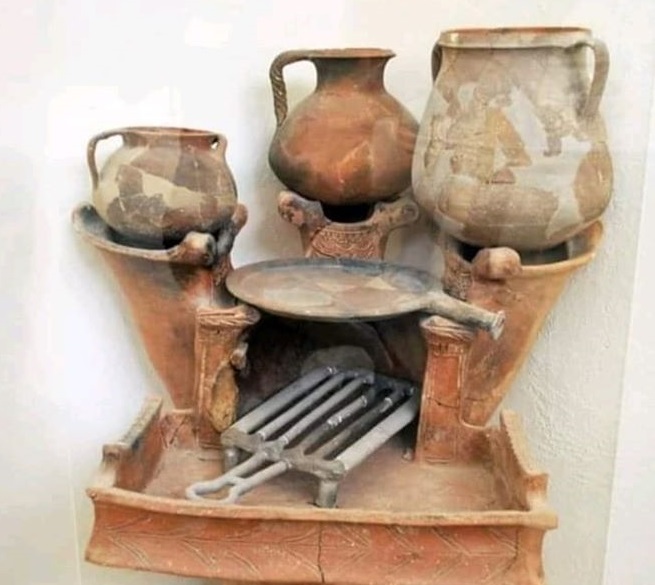 2500 χρόνια πριν στη Δήλο υπήρχε κουζίνα με 3 μάτια φούρνο, σχάρα και πλάκα ψησίματος