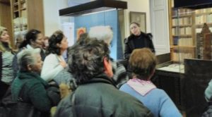 Τα μέλη των ΚΑΠΗ Δήμου Κηφισιάς επισκέφθηκαν την Ιστορική βιβλιοθήκη του Ιδρύματος Αικατερίνης Λασκαρίδη