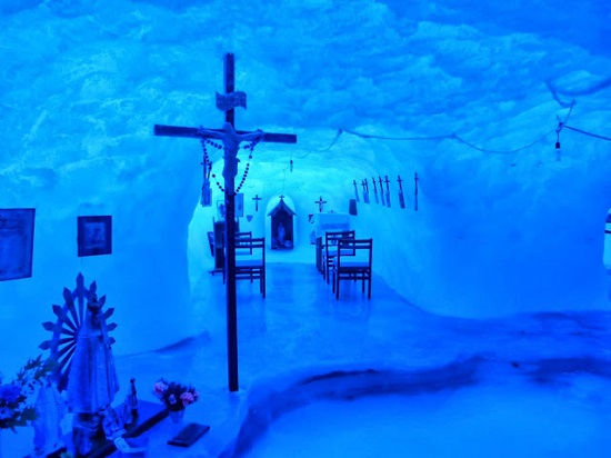 Μια από τις 8 εκκλησίες οι οποίες βρίσκονται στην Ανταρκτική είναι η  εντυπωσιακή «Παναγία Των Πάγων» στο Νοτιότερο Σημείο Του Κόσμου