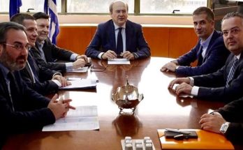 Συνάντηση με τον Υπουργό Περιβάλλοντος και Ενέργειας Κωστή Χατζηδάκη  με θέμα το Μητροπολιτικό Πάρκο  στο Γουδή μετά από πρωτοβουλία του Δήμαρχου Παπάγου Χολαργού  του Δημάρχου Αθηναίων του Δημάρχου Ζωγράφου