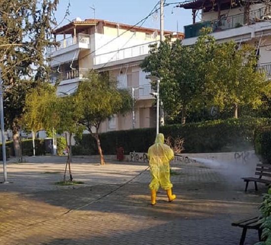 Ηράκλειο : Τα συνεργεία του Δήμου  απολυμαίνουν  και καθαρίζουν σήμερα  στους δρόμους της Καναπίτσας