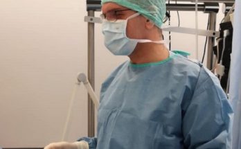Ο Γιάννης Κεχρής: Η απλή χειρουργική μάσκα αποτελεί έναν φυσικό φραγμό στα σταγονίδια του αναπνευστικού και ως εκ τούτου μπορεί να βοηθήσει στον έλεγχο της εξάπλωσης της πανδημίας