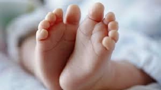 Κορονοϊός :  Αρνητικό στον ιό το νεογέννητο μωράκι που η μαμά του ήταν κρούσμα του ιού