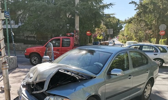 Βριλήσσια: Τροχαίο ατύχημα στην οδό Θερμοπυλών και Μπακογιαννη