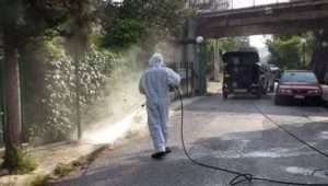 Ηράκλειο: Οι απολυμάνσεις στο Δήμο συνεχίζονται με τα συνεργεία του Δήμου να πλένουν και απολύμαναν δρόμους, πεζοδρόμια