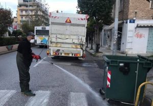 Καισαριανή : Συνεχίζονται οι απολύμανσης και καθαρισμοί σε κεντρικά  σημεία του Δήμου σε στάσεις, δρόμους, πεζοδρόμια  και κάδους απορριμμάτων