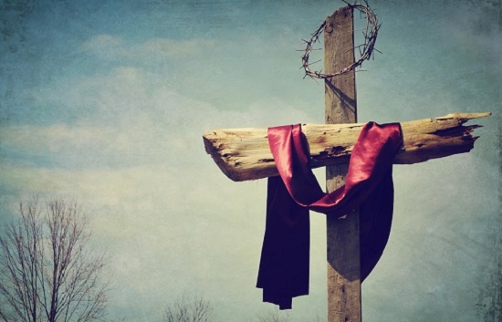 Κυριακή του Πάσχα οι Χριστιανοί γιορτάζουν την ανάσταση του Χριστού και την απελευθέρωσή τους από την αμαρτία και το θάνατο.