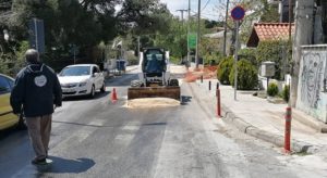 Πεντέλη : Κινητοποίηση του Δήμου για τη διαρροή λαδιών από όχημα τις πρώτες απογευματινές ωρες