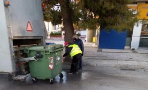 Λυκόβρυση Πεύκη :Καθημερινά συνεχίζουμε τις πλύσεις και τις απολυμάνσεις των κάδων απορριμμάτων στο δήμο μας