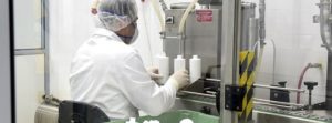 Κορωνοϊός: Στα στρατιωτικά εργοστάσια ξεκίνησε η παραγωγή αντισηπτικών και μασκών