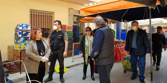 Νέας Ιωνία: Η Δήμαρχος επισκέφθηκε τη λαϊκή αγορά της Καλογρέζας