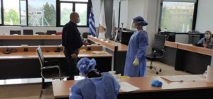 Ηράκλειο Αττικής: Τις Κινητές Ομάδες Υγείας του ΕΟΔΥ που  πραγματοποιούν  εξέταση για τον κορονοϊό στους δημοτικούς υπαλλήλους υποδέχτηκε ο Δήμος
