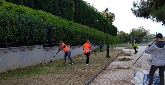 Κηφισιά: Η Πολιτική Προστασία Δήμου Κηφισιάς συνεχίζει καθημερινά τον καθαρισμό και την αποψίλωση ξηρών χόρτων σε κοινόχρηστους- παραρεμάτιους χώρους