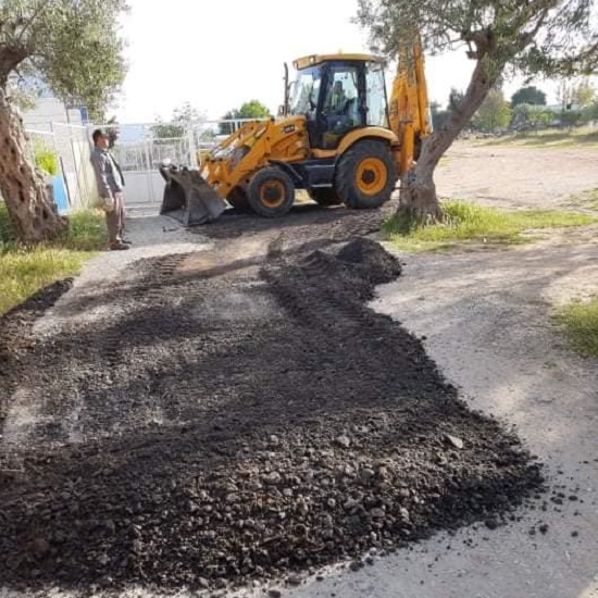 Μεταμόρφωση: Στρώσιμο των δρόμων μετά τις χειμωνιάτικες βροχές στην βιομηχανική περιοχή