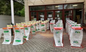 Πεντέλη: Η Περιφέρεια Αττικής παρέδωσε στο Δήμο κάδους ανακύκλωσης και χωριστής συλλογής πλαστικών, μεταλλικών και χάρτινων συσκευασιών