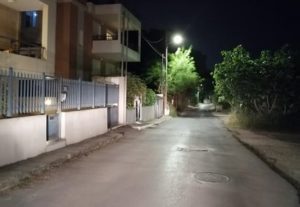 Λυκόβρυση Πεύκη : Η υπηρεσία Ηλεκτροφωτισμού του Δήμου με ιδία μέσα καθημερινά αντικαθιστά λαμπτήρες παλιάς τεχνολογίας με νέους λαμπτήρες LED