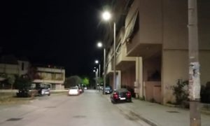 Λυκόβρυση Πεύκη : Η υπηρεσία Ηλεκτροφωτισμού του Δήμου με ιδία μέσα καθημερινά αντικαθιστά λαμπτήρες παλιάς τεχνολογίας με νέους λαμπτήρες LED