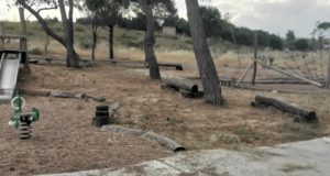 Ραφήνα Πικέρμι: Ο Δήμος  συνεχίζει τις αποψιλώσεις στους κοινόχρηστους χώρους του Πευκώνα