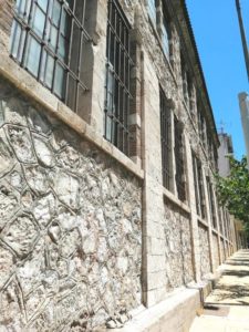 Αθήνα : Καθαρίστηκε Το ιστορικό κτίριο «Πιλ-Πουλ» που βρίσκεται στην Θησείο